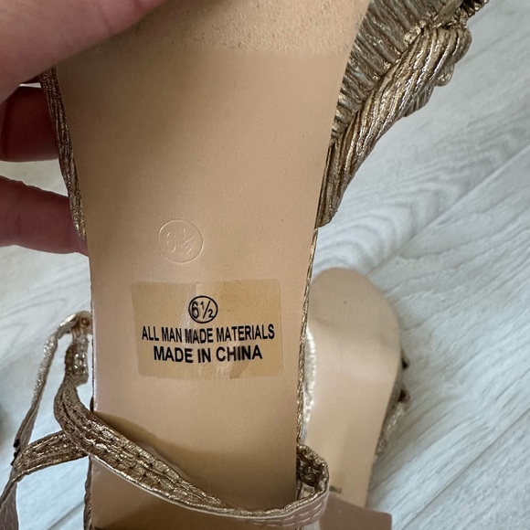 Lulus Gold Metallic Bow Platform Ankle Strap Heels Size 6.5 - Picture 10 of 10